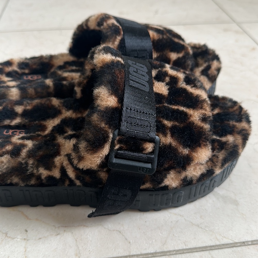 Ugg Slides - Picture 10 of 14